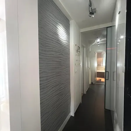 Luxe Flat With Private Garage,teracce * スプリト