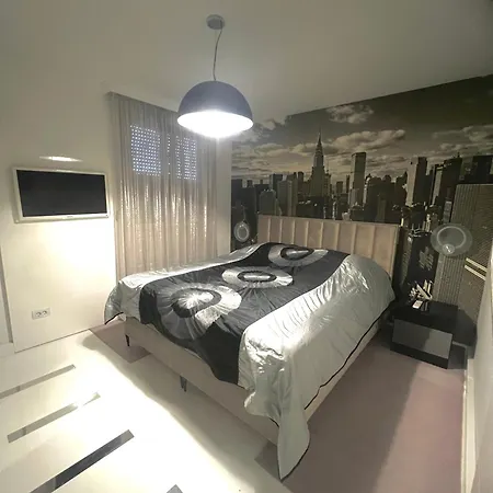Luxe Flat With Private Garage,teracce 斯普利特
