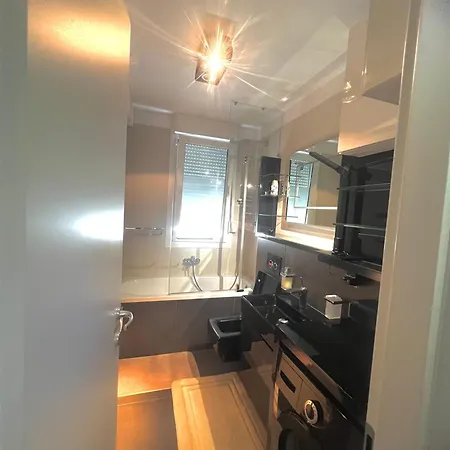 Luxe Flat With Private Garage,teracce Apartment Split